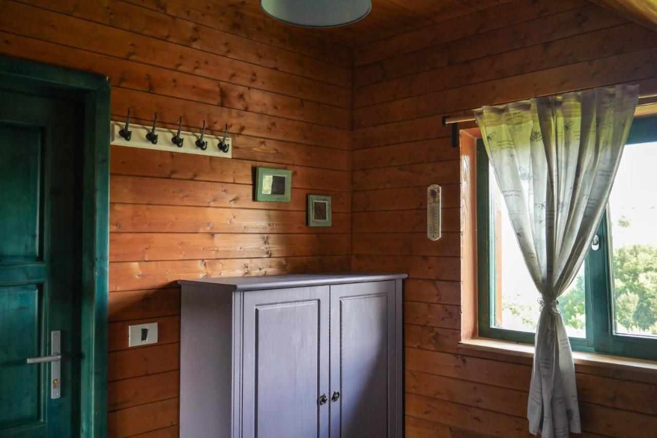 Rose Hip Hill Farm Bed & Breakfast Valea Tirnei ภายนอก รูปภาพ