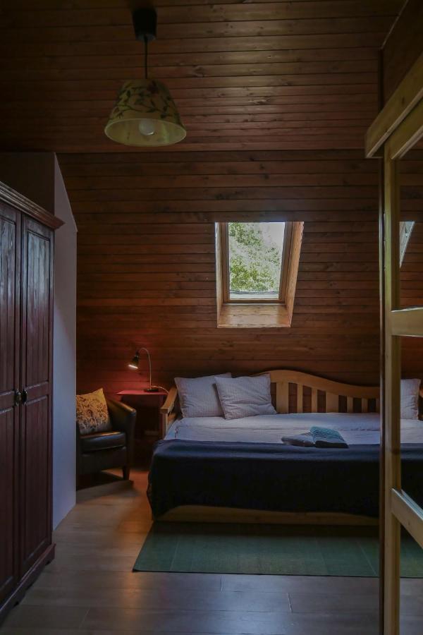 Rose Hip Hill Farm Bed & Breakfast Valea Tirnei ภายนอก รูปภาพ