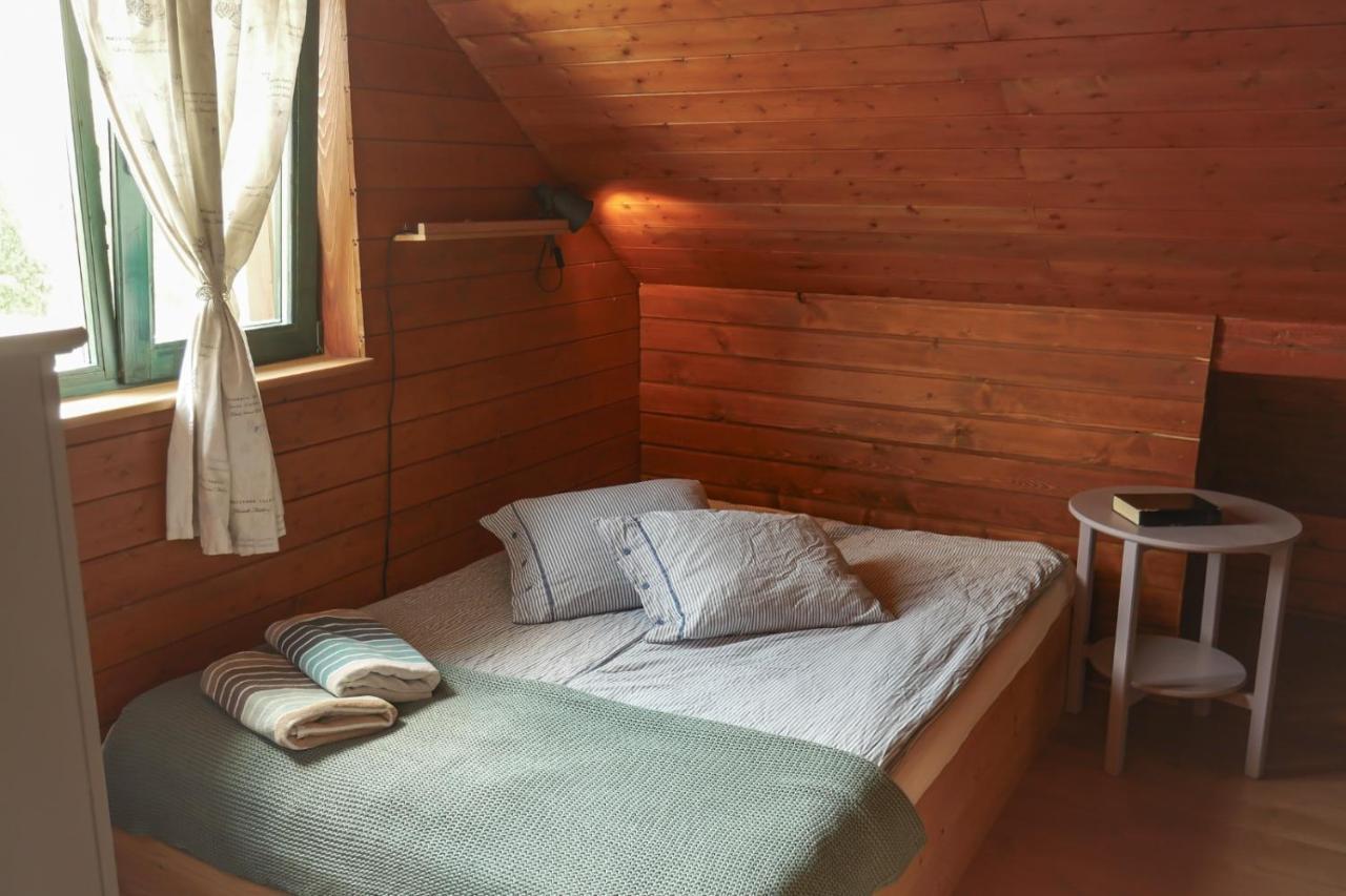 Rose Hip Hill Farm Bed & Breakfast Valea Tirnei ภายนอก รูปภาพ