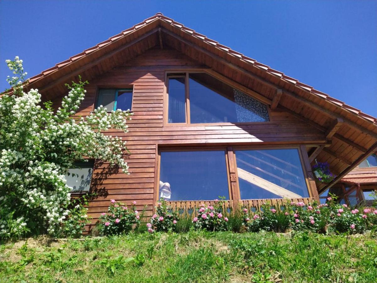 Rose Hip Hill Farm Bed & Breakfast Valea Tirnei ภายนอก รูปภาพ