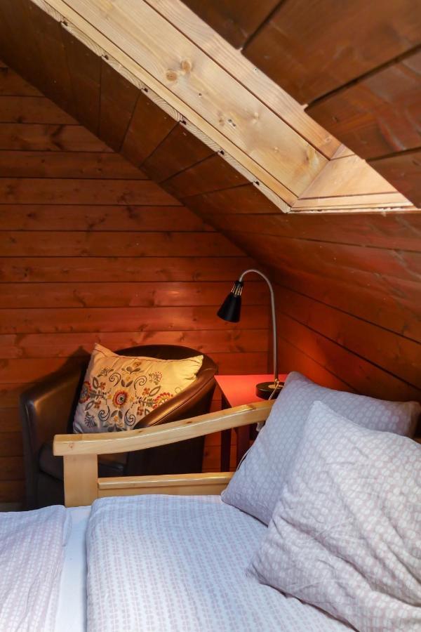 Rose Hip Hill Farm Bed & Breakfast Valea Tirnei ภายนอก รูปภาพ